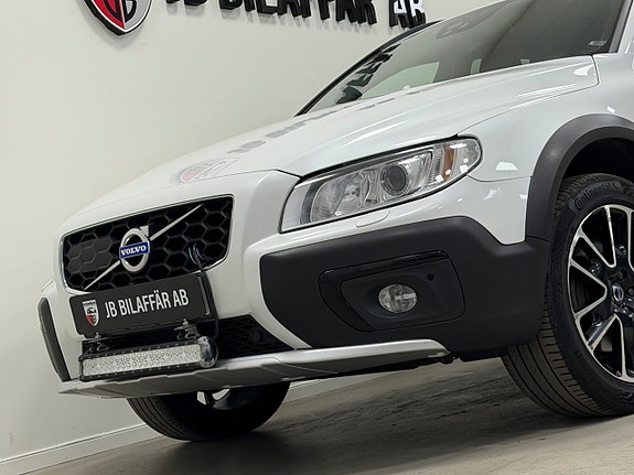 Volvo XC70 2 of 28