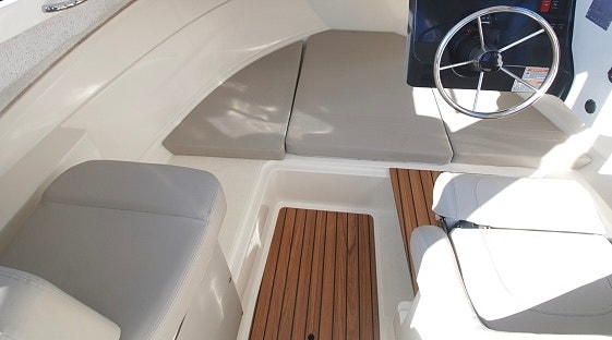 Quicksilver pilothouse 555 3 of 5