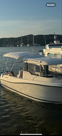 Quicksilver pilothouse 555 2 of 5