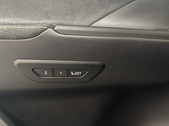 Toyota C-HR 14 of 20