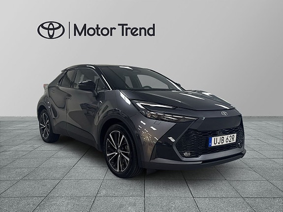 Toyota C-HR 2 of 20