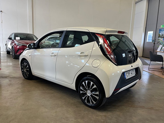 Toyota Aygo 5 of 13