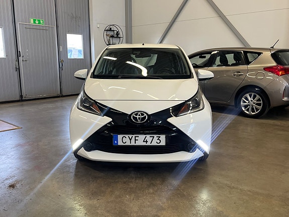 Toyota Aygo 3 of 13