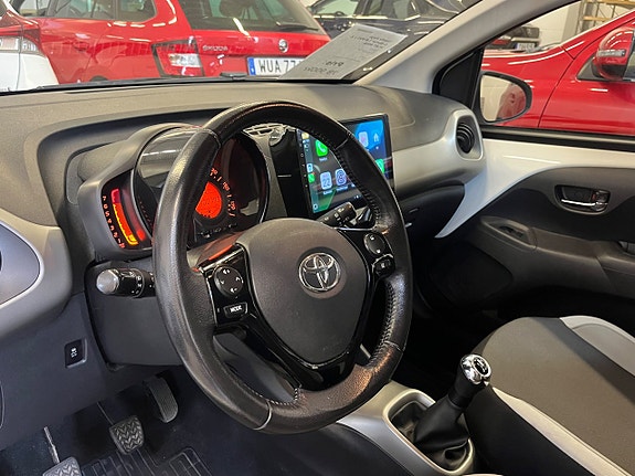 Toyota Aygo 11 of 13