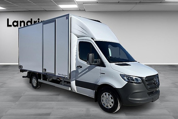 Mercedes-Benz eSprinter 420 3 of 14