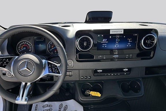 Mercedes-Benz eSprinter 420 7 of 14