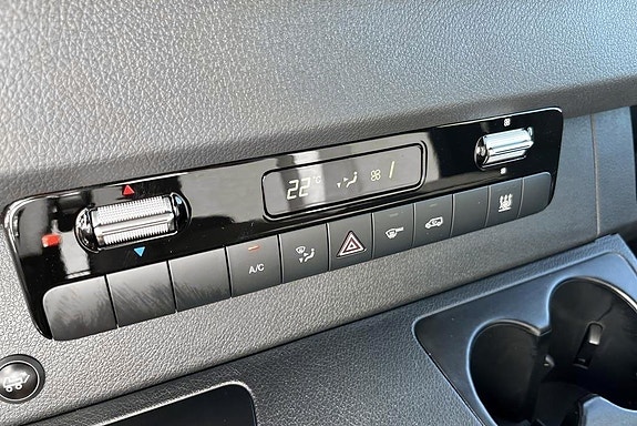 Mercedes-Benz eSprinter 420 13 of 14