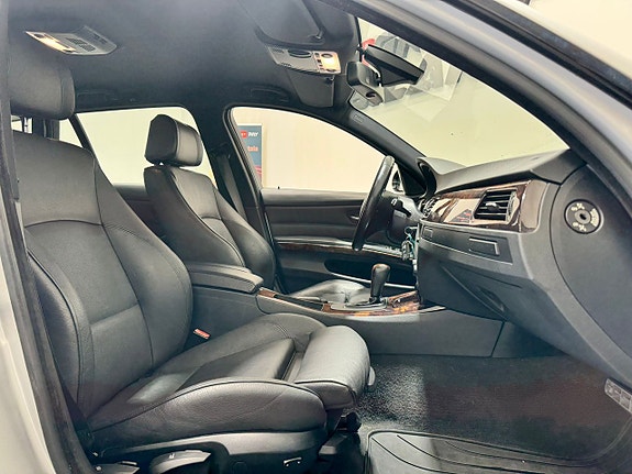 BMW 330i 6 of 20
