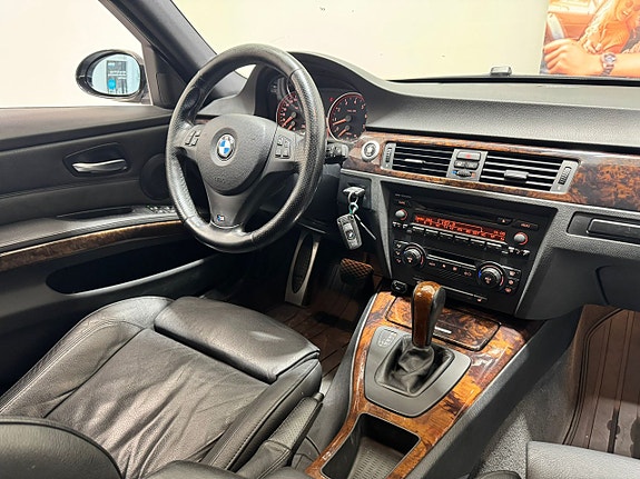 BMW 330i 2 of 5