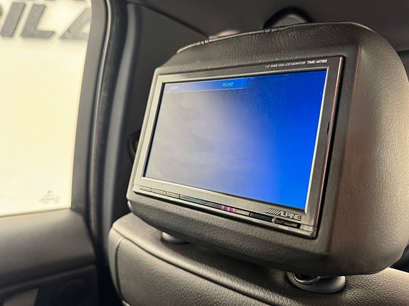 BMW 330i 19 of 20