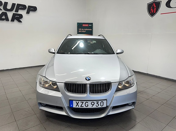 BMW 330i 7 of 20