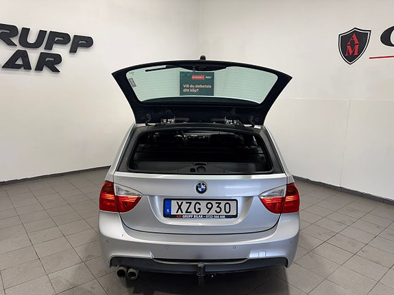 BMW 330i 12 of 20