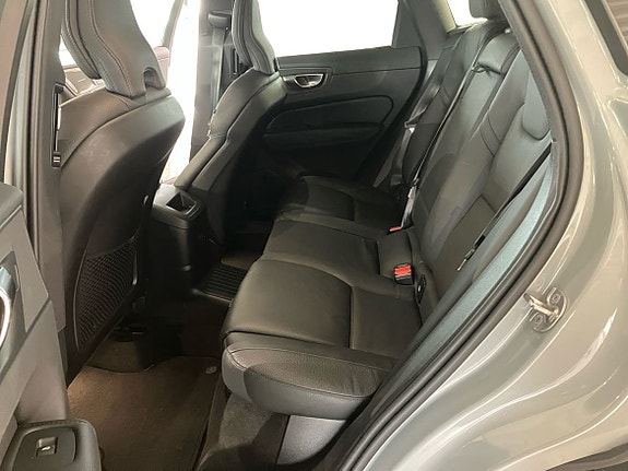 Volvo XC60 7 of 16