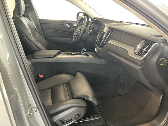 Volvo XC60 5 of 16