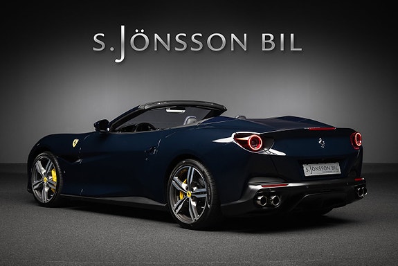 Ferrari Portofino 2 of 5
