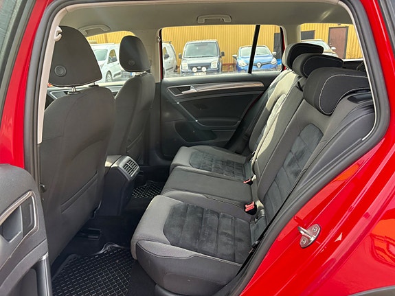 Volkswagen Golf Alltrack 14 of 14