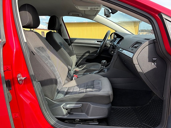 Volkswagen Golf Alltrack 12 of 14