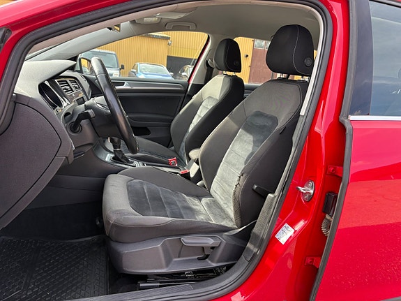 Volkswagen Golf Alltrack 10 of 14