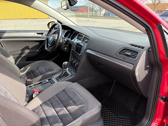 Volkswagen Golf Alltrack 11 of 14