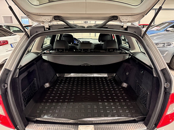 Mercedes-Benz C220 18 of 19