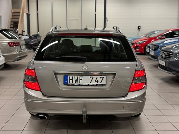 Mercedes-Benz C220 7 of 19