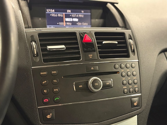 Mercedes-Benz C220 19 of 19