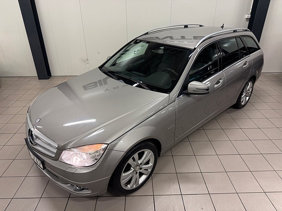 Mercedes-Benz C220 2 of 19