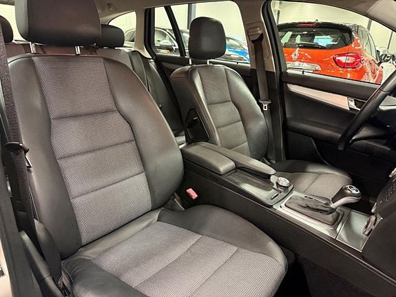 Mercedes-Benz C220 14 of 19