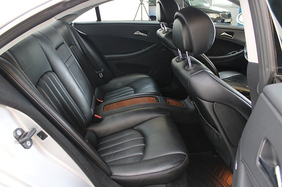 Mercedes-Benz CLS350 11 of 14
