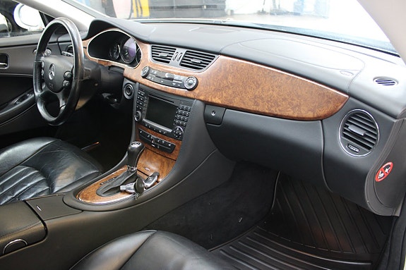 Mercedes-Benz CLS350 10 of 14