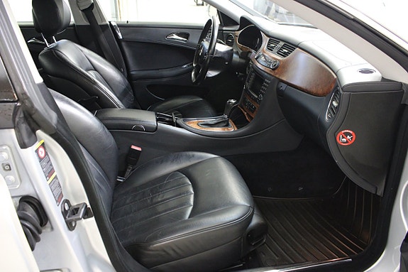 Mercedes-Benz CLS 350 6 of 15