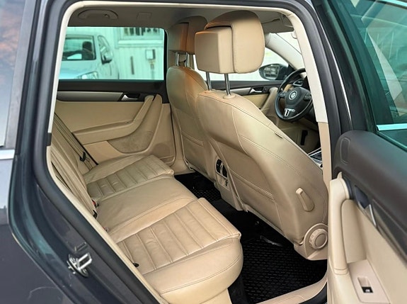 Volkswagen Passat 12 of 12