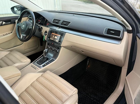 Volkswagen Passat 6 of 12