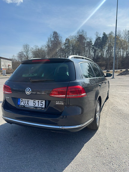 Volkswagen Passat 3 of 12