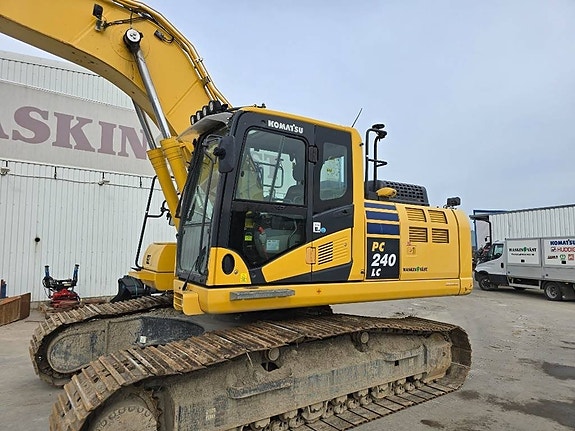 Komatsu PC 240 LC-11