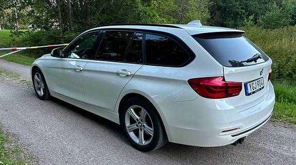 BMW 320d 3 of 6