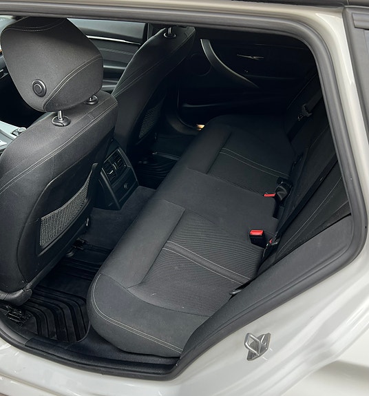 BMW 320d 6 of 6