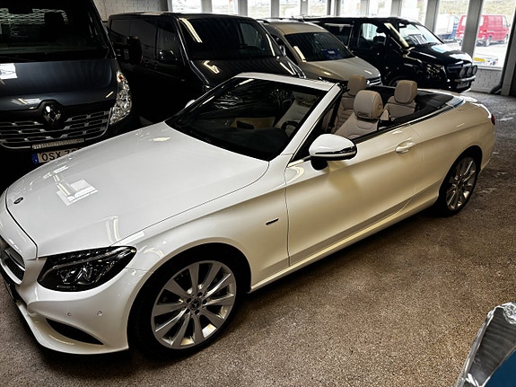 Mercedes-Benz C300 5 of 5