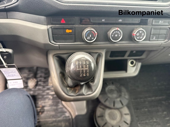 Volkswagen Crafter 12 of 16