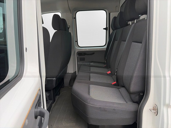 Volkswagen Crafter 8 of 16