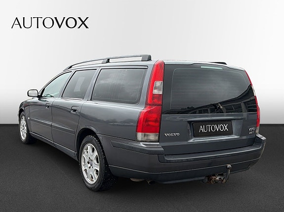 Volvo V70 3 of 15