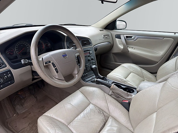 Volvo V70 7 of 15