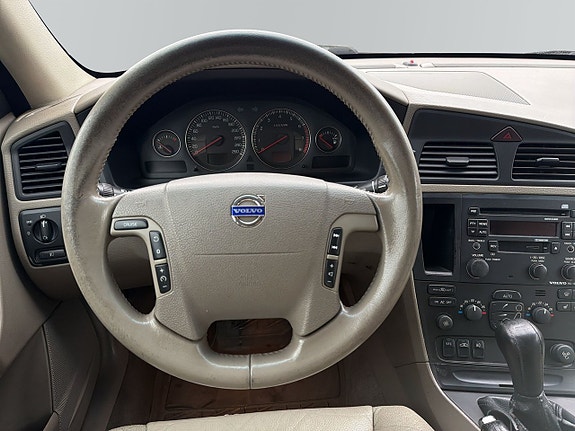 Volvo V70 12 of 15
