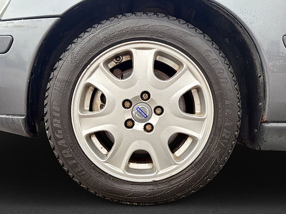 Volvo V70 6 of 15