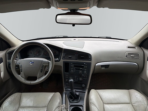 Volvo V70 9 of 15