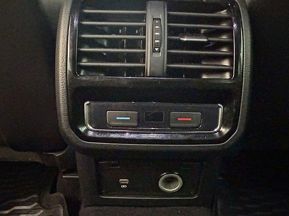 Volkswagen Passat 27 of 30