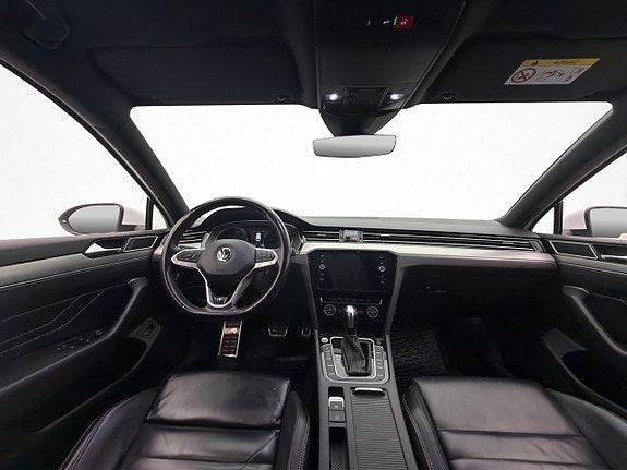 Volkswagen Passat 14 of 30