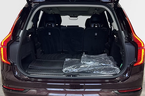 Volvo XC90 9 of 24