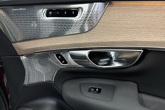 Volvo XC90 19 of 24