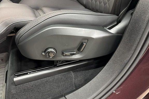 Volvo XC90 18 of 24